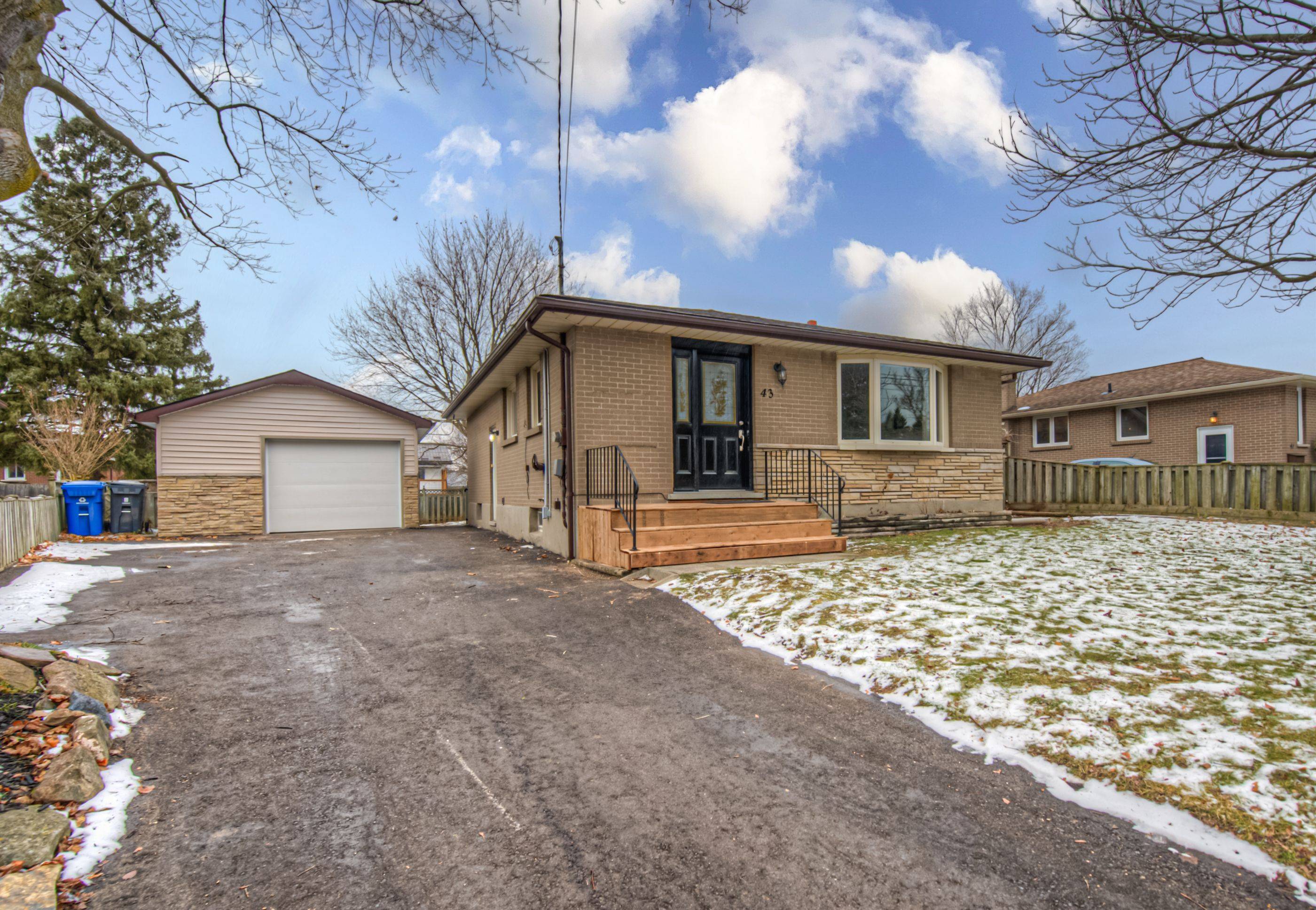 Guelph, ON N1E 1H9,43 Mohawk DR