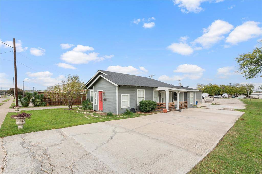 Lewisville, TX 75057,728 N Cowan Avenue