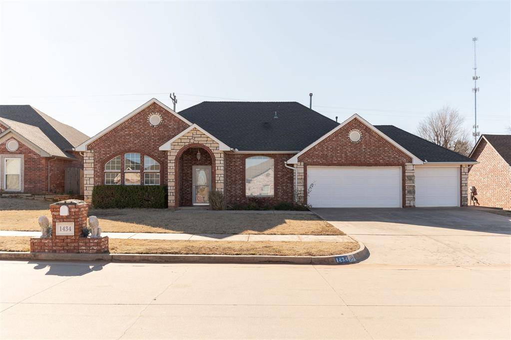 Mustang, OK 73064,1434 W Onyx Way