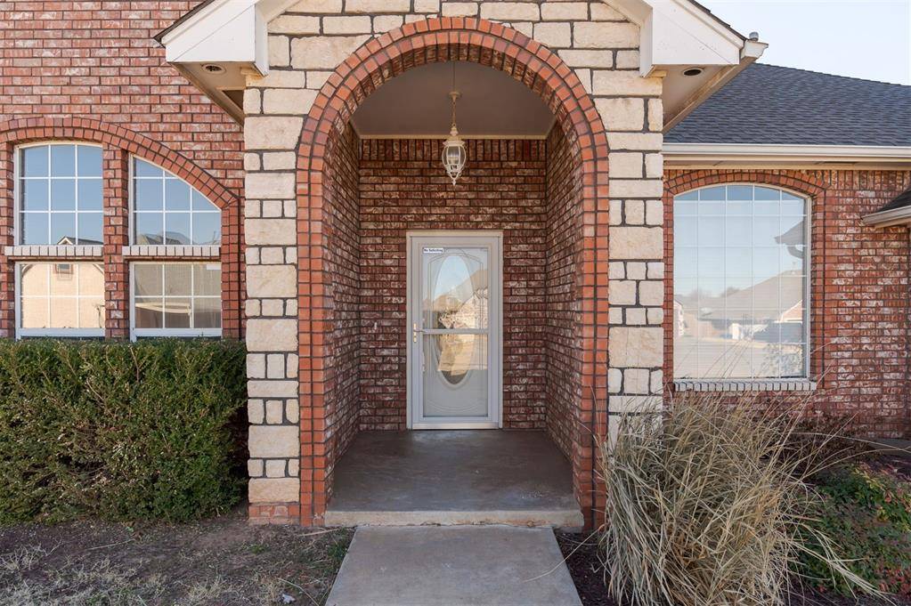 Mustang, OK 73064,1434 W Onyx Way