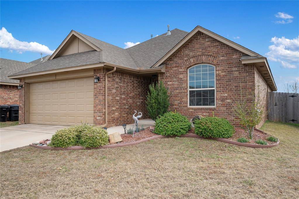 Moore, OK 73160,812 Lakeview Drive