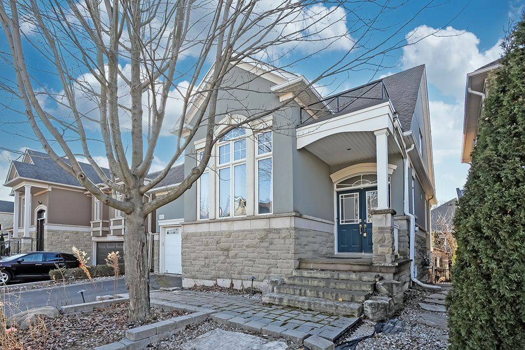 Oakville, ON L6M 5E6,2240 Blackbird CT