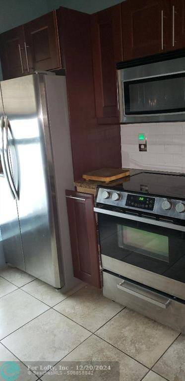 Oakland Park, FL 33309,2700 S Oakland Forest Dr #603