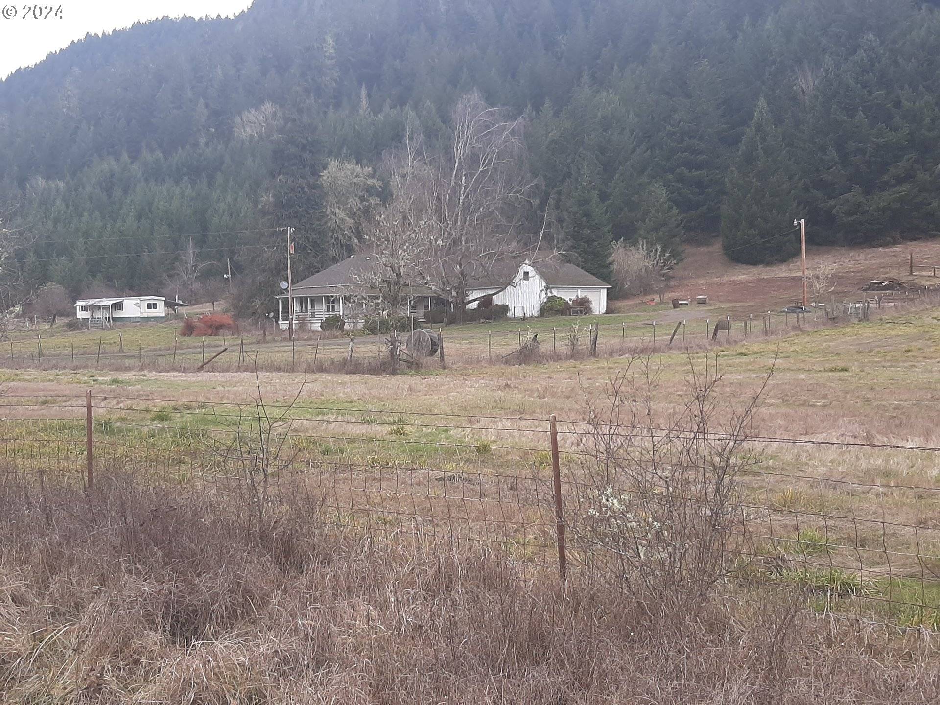 Dorena, OR 97434,39935 LAYNG CREEK RD