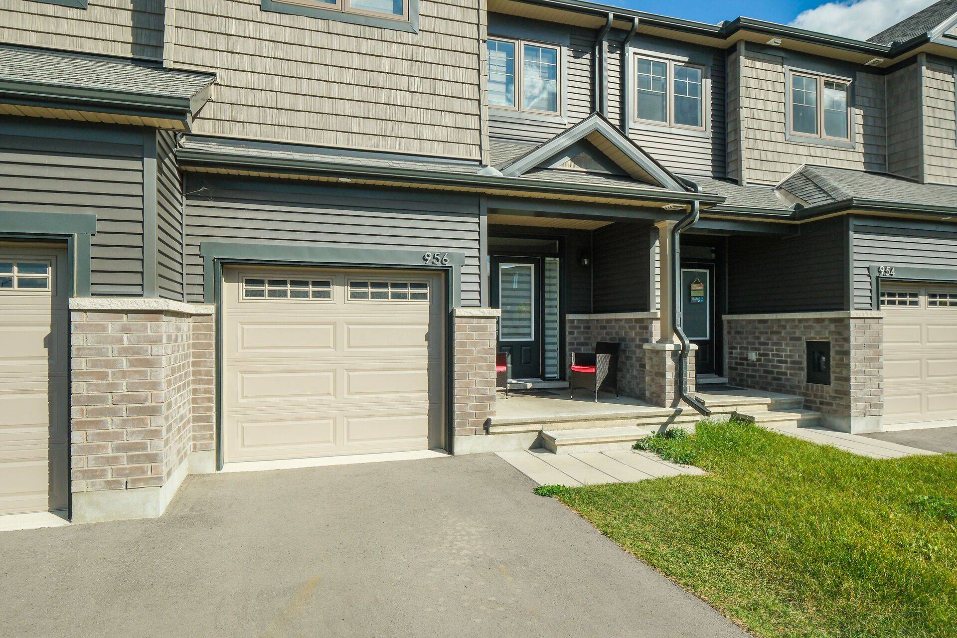 Ottawa, ON K4A 3R4,956 Socca CRES