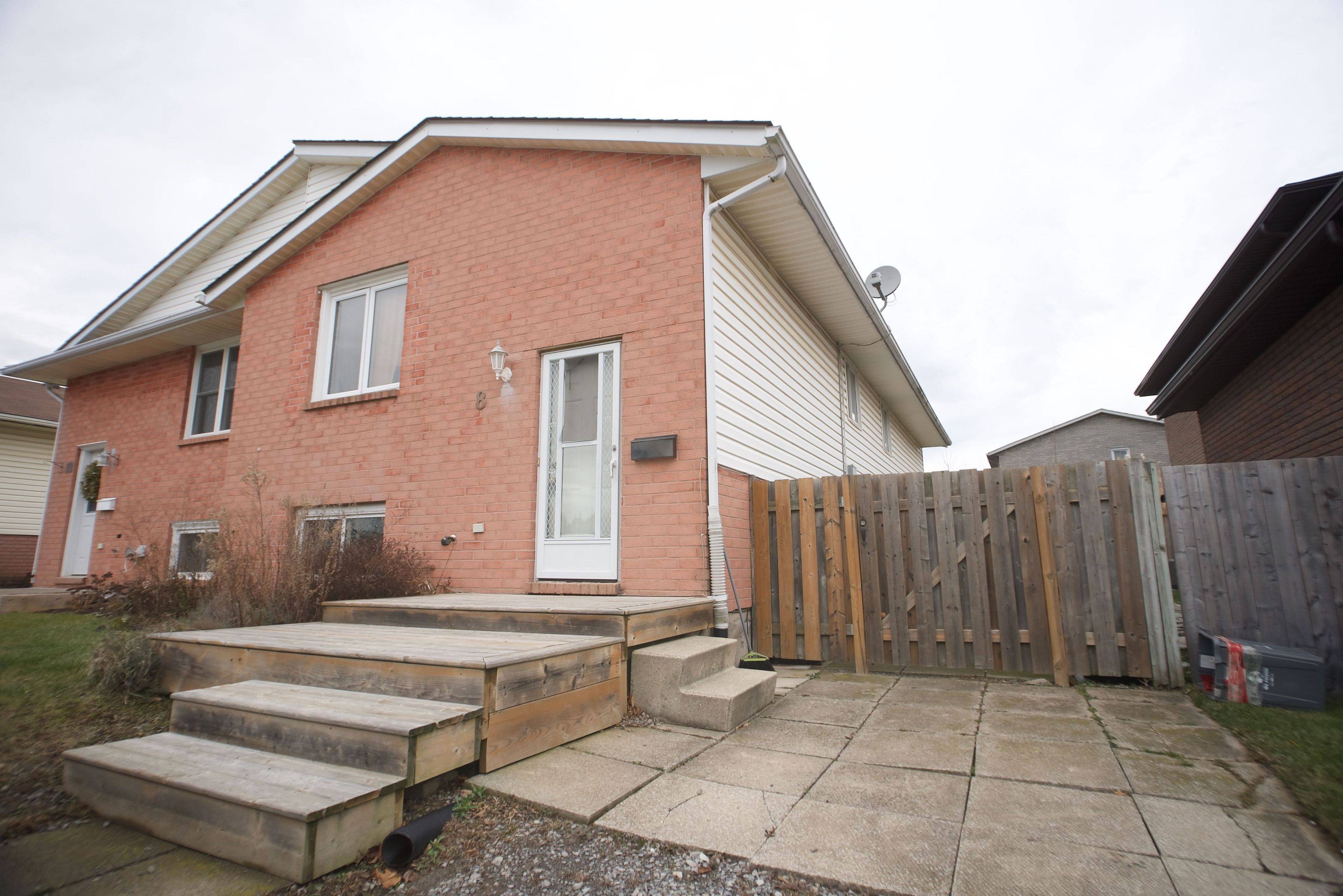 Welland, ON L3C 6R8,8 Briarsdale CRES #Lower