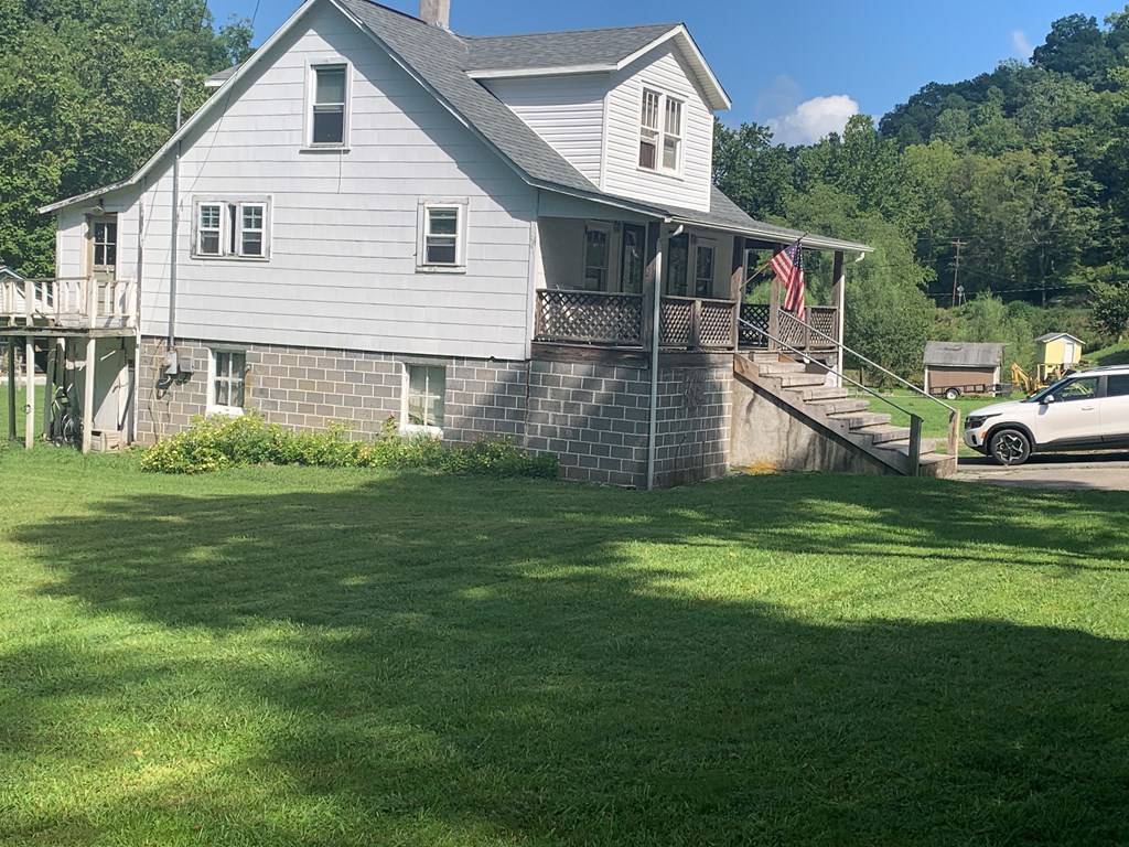 Squire, WV 24884,21 Amity Lane