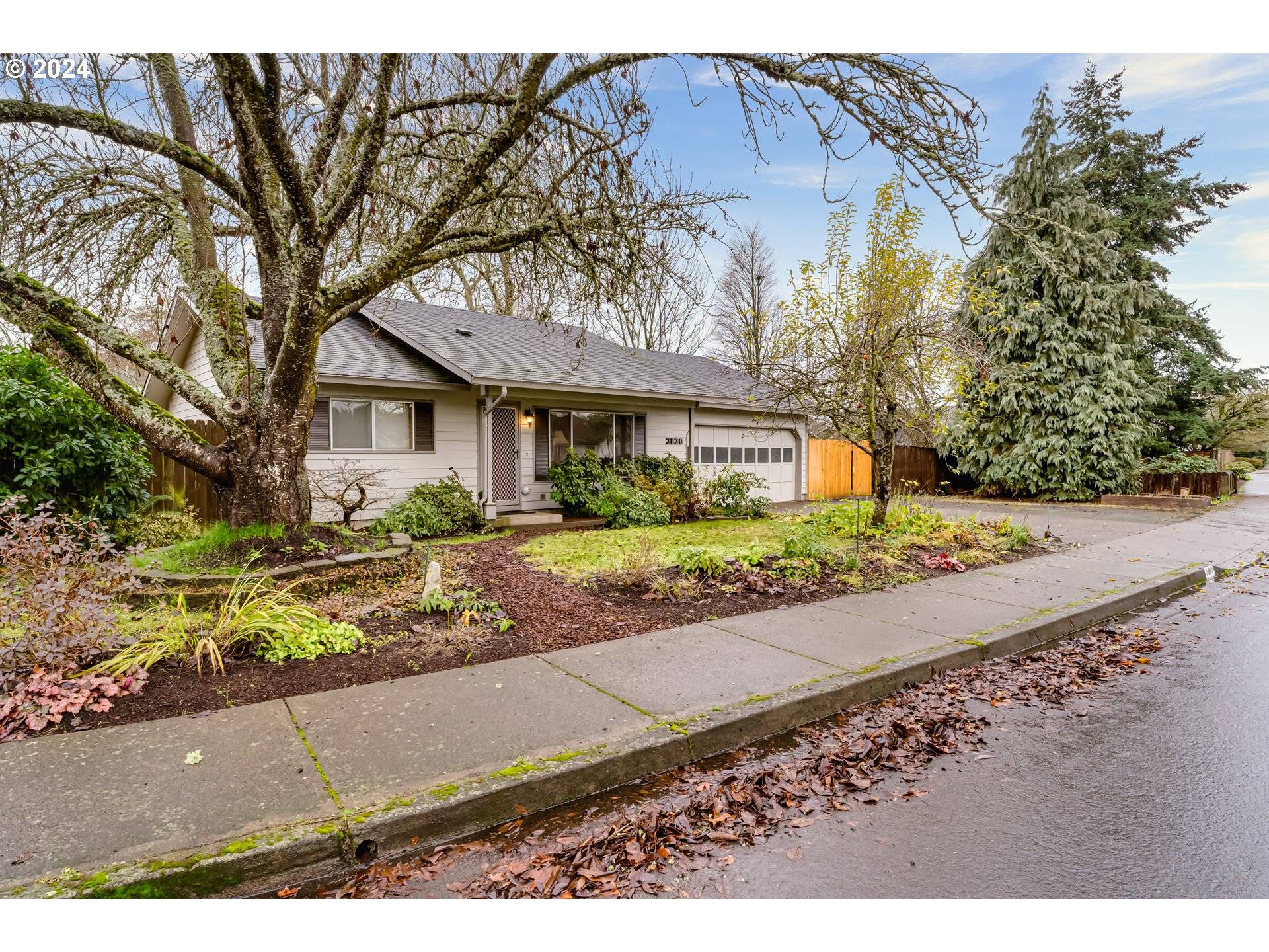 Eugene, OR 97404,3830 LANCASTER DR