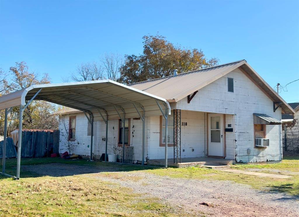 Mangum, OK 73554,118 N Louisiana Avenue