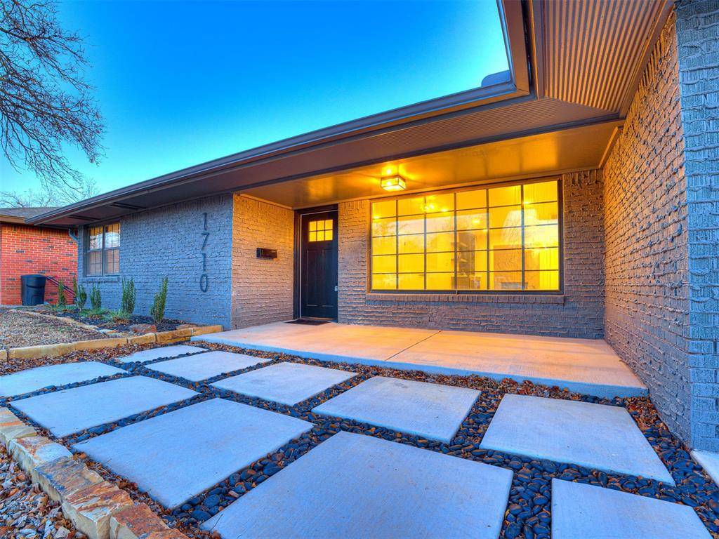 Nichols Hills, OK 73120,1710 Westminster Place