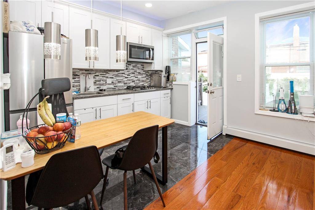 Brooklyn, NY 11208,557 Drew ST