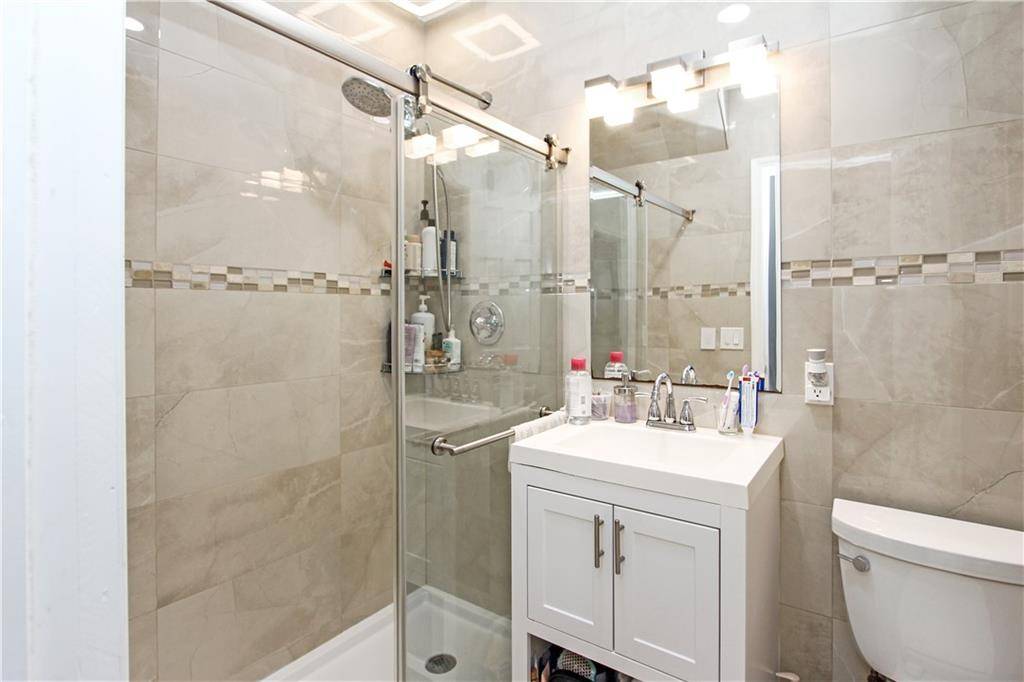 Brooklyn, NY 11208,557 Drew ST