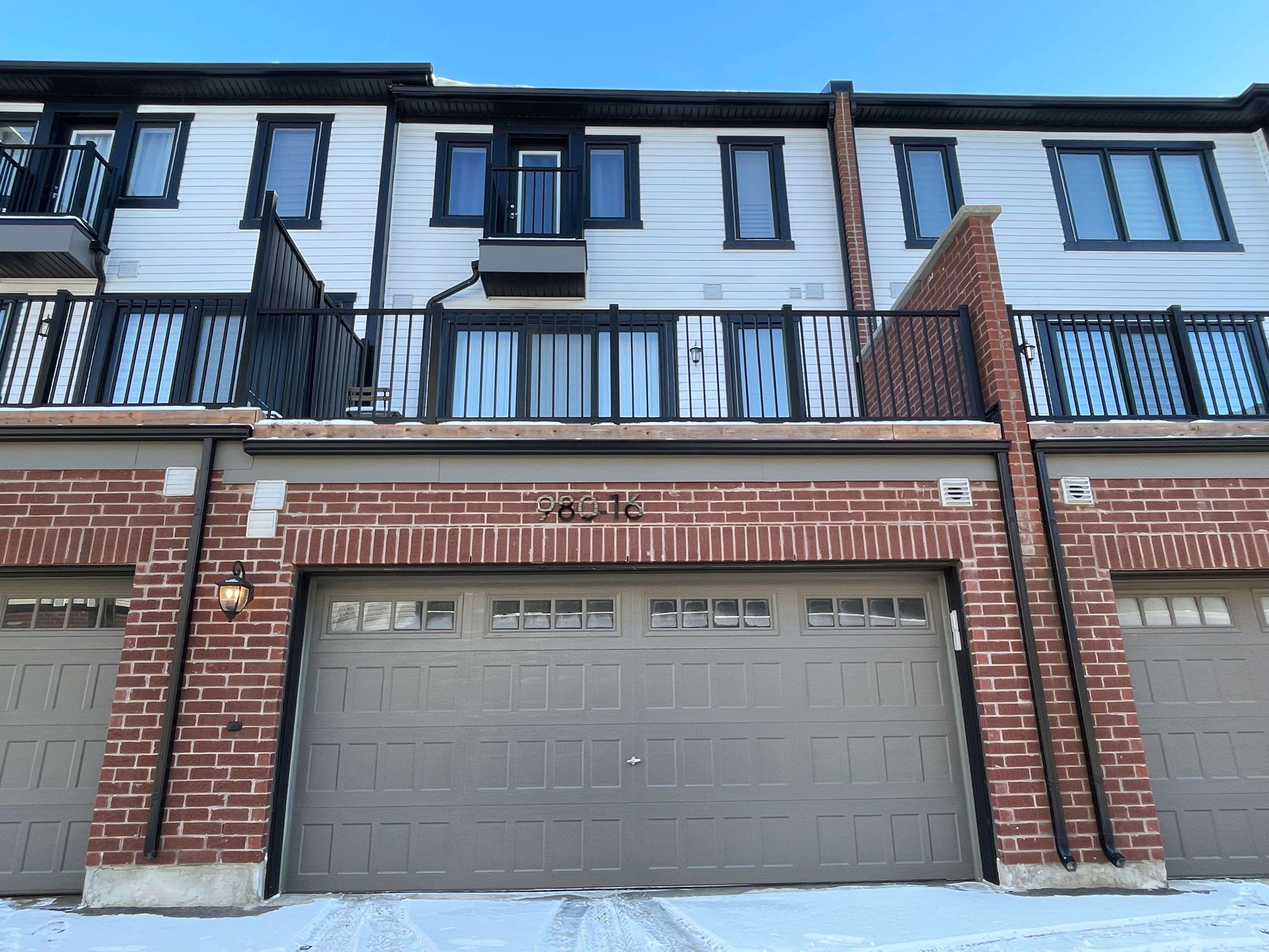 Milton, ON L9E 1T1,980 Logan DR #16