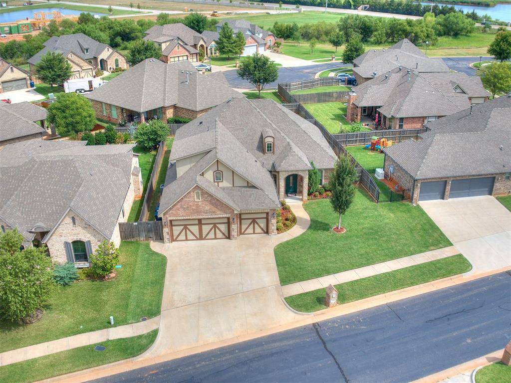 Edmond, OK 73013,15304 Pleasant Cove Lane