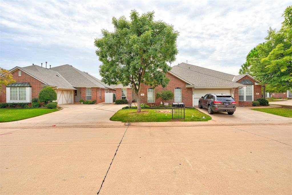 Edmond, OK 73013,32 Butterfly Creek Boulevard