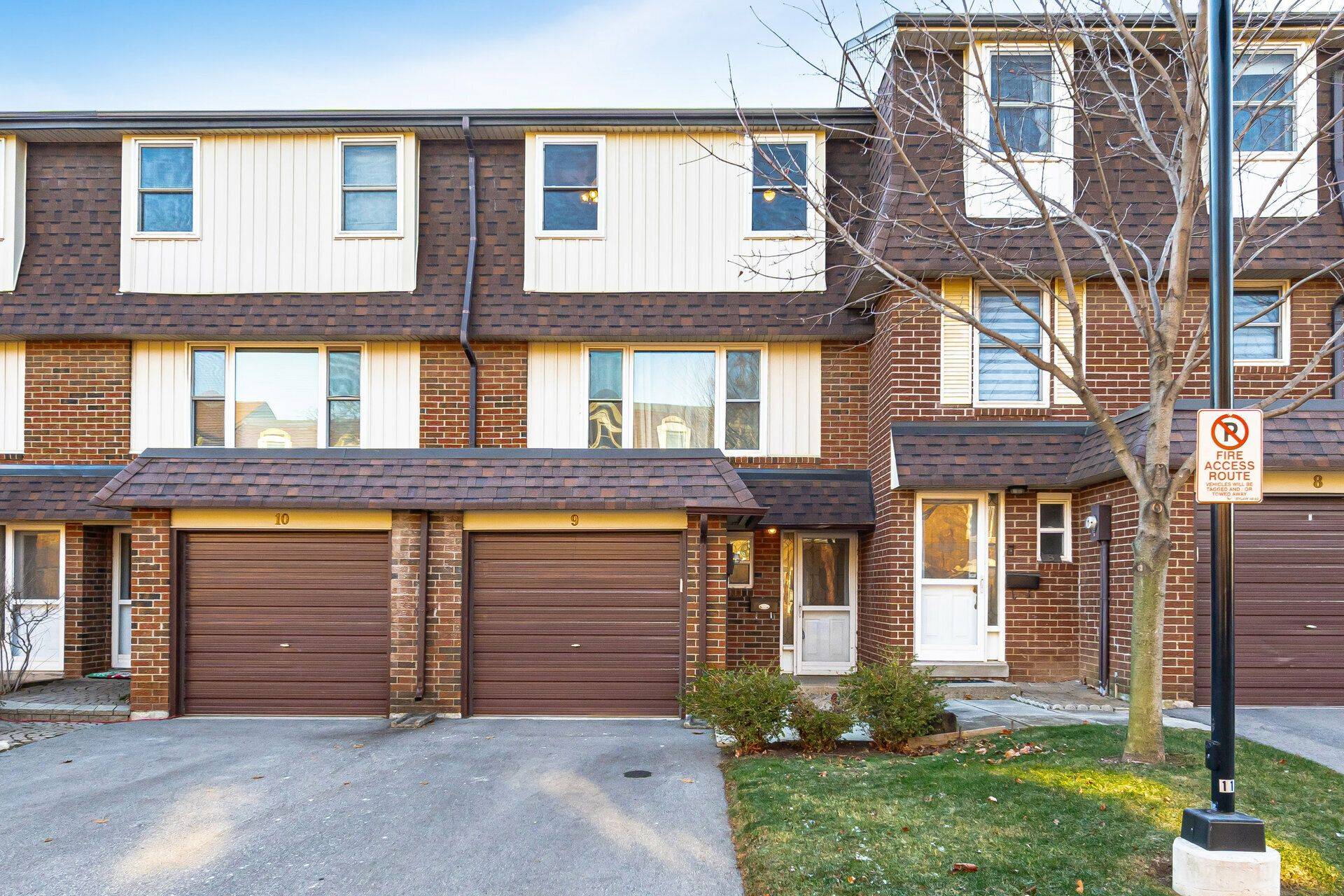 Milton, ON L9T 3K5,371 Bronte ST S #9