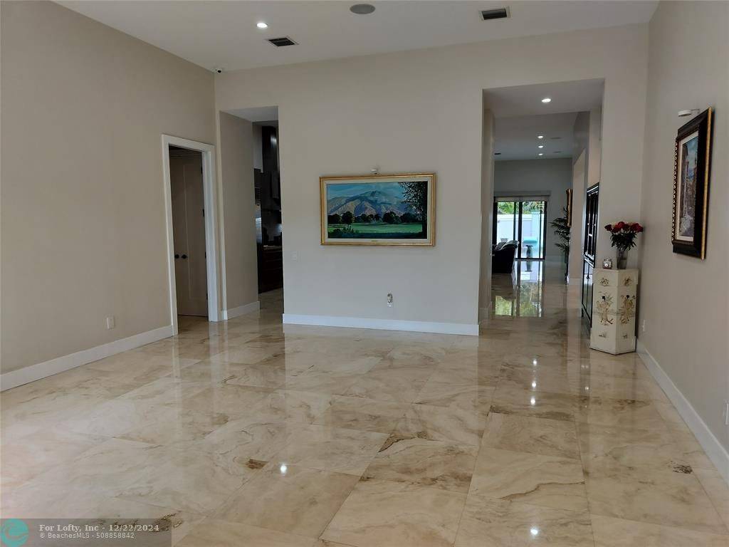 Hollywood, FL 33312,5855 E Brookfield Circle