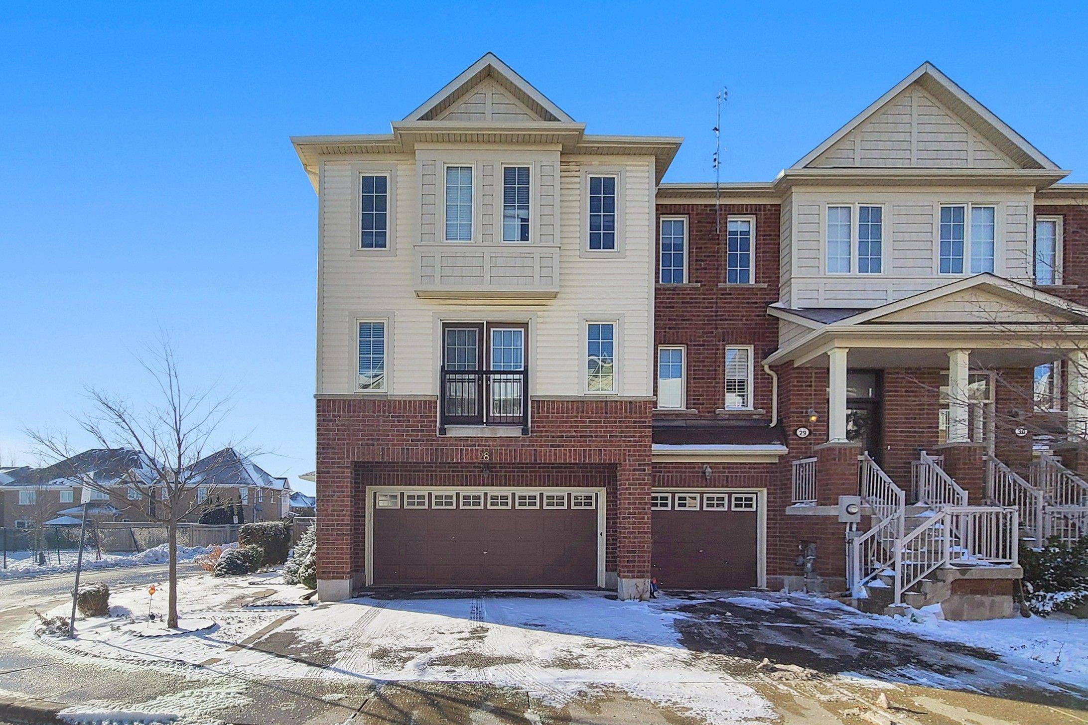 Oakville, ON L6M 0L5,2186 Fiddlers WAY #28