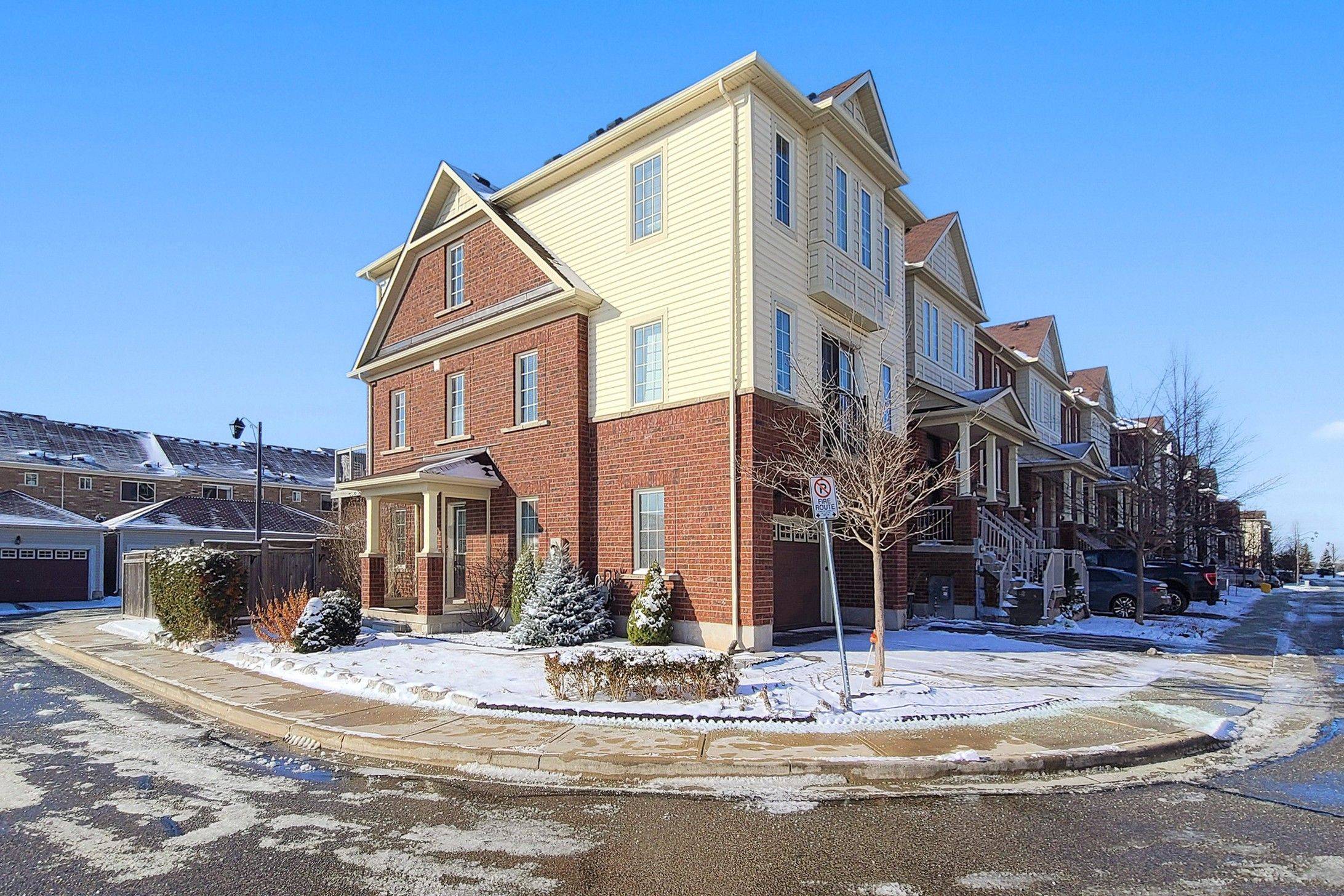 Oakville, ON L6M 0L5,2186 Fiddlers WAY #28