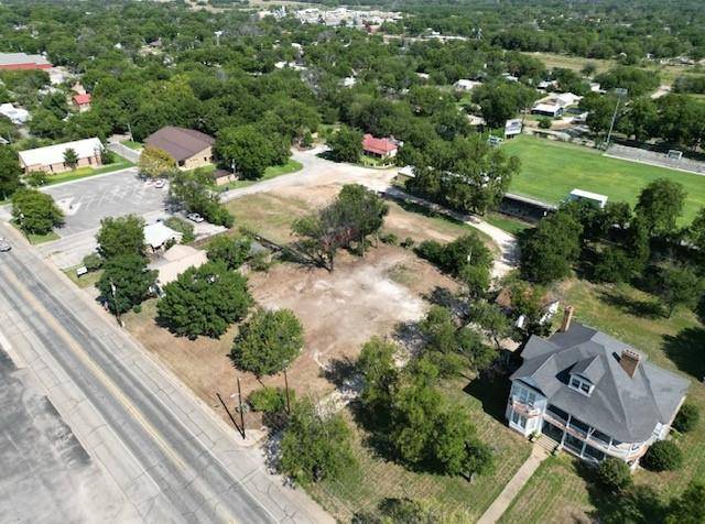 San Saba, TX 76877,402 W Wallace Street