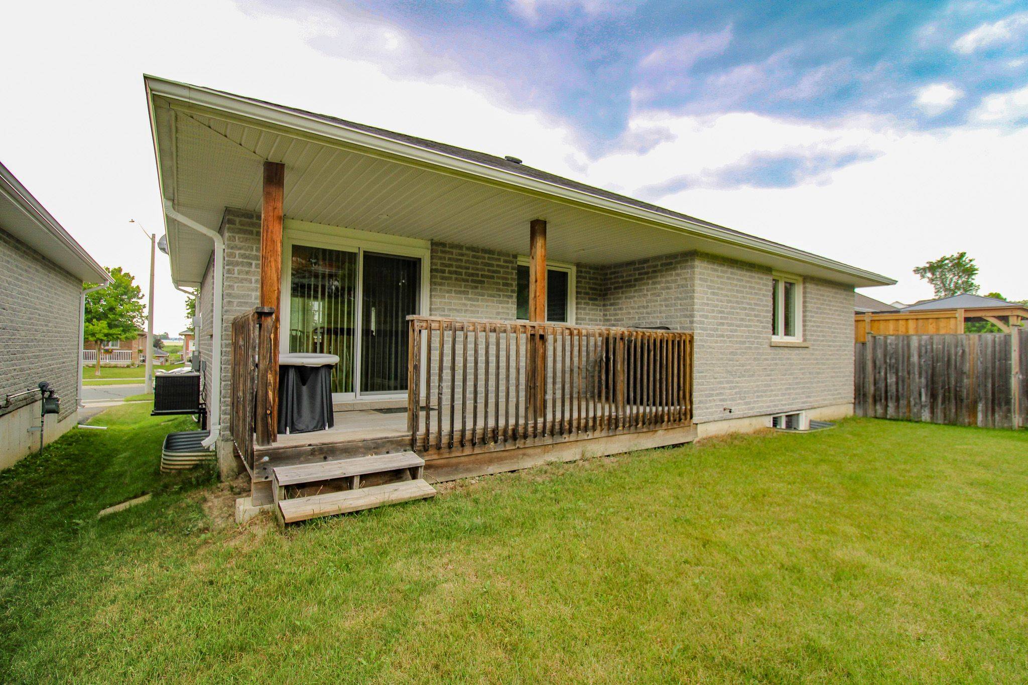 Peterborough, ON K9K 0A5,717 Overend GDNS E