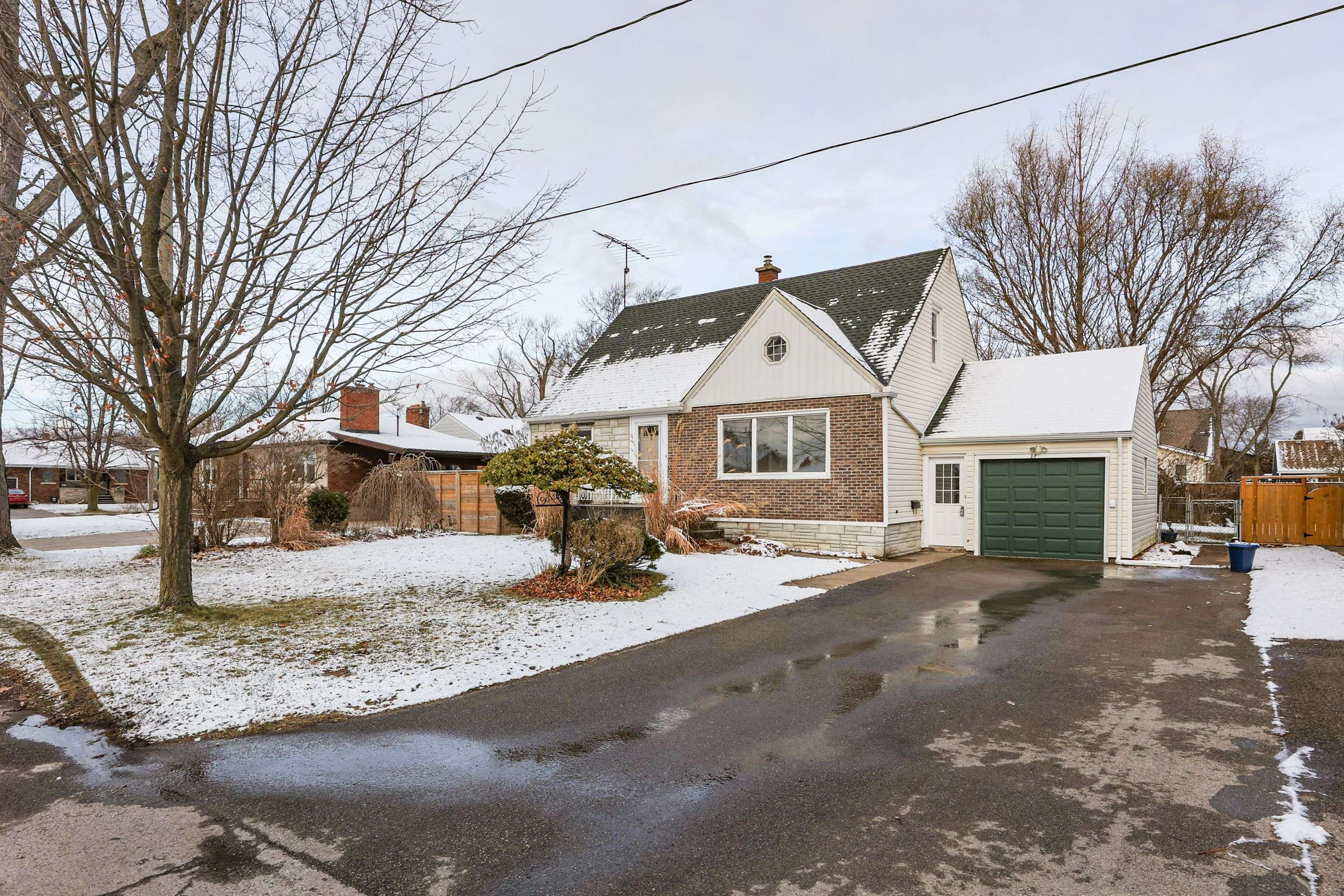 Welland, ON L3C 4A7,28 Rosewood AVE