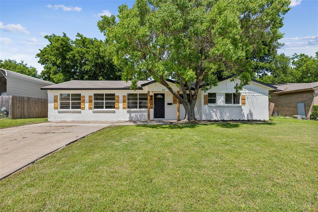 Everman, TX 76140,916 Russell Road