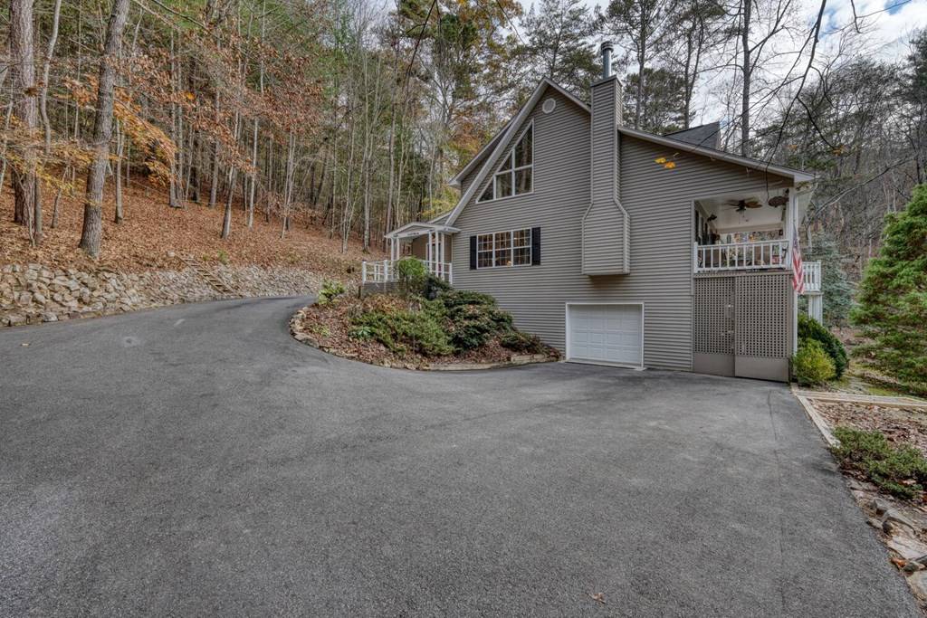 Blairsville, GA 30512,283 Shallow Creek