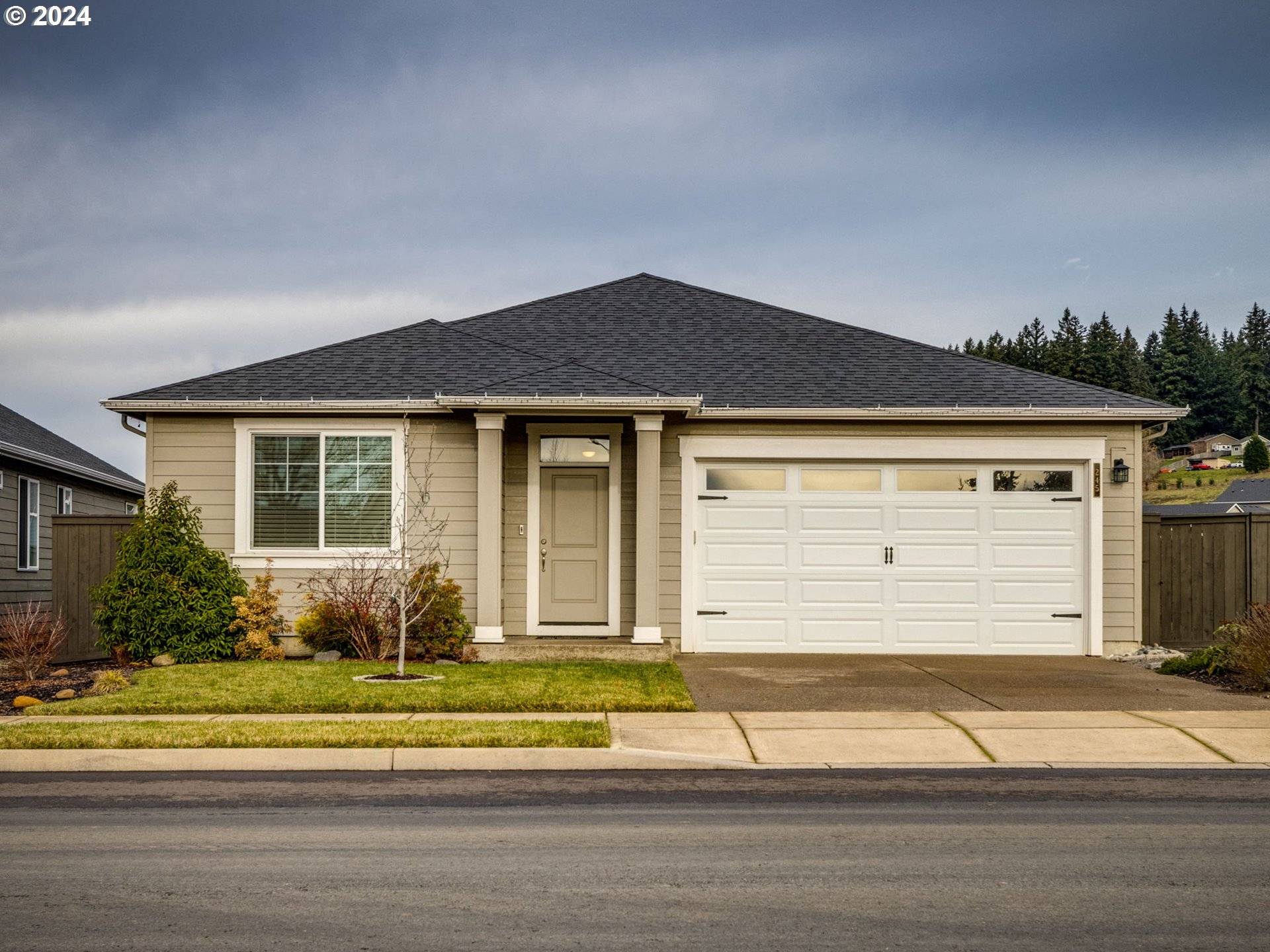 Estacada, OR 97023,245 NE HILL WAY