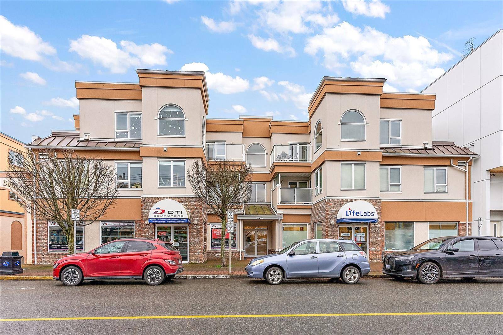 Sidney, BC V8L 1W2,2475 Bevan Ave #204