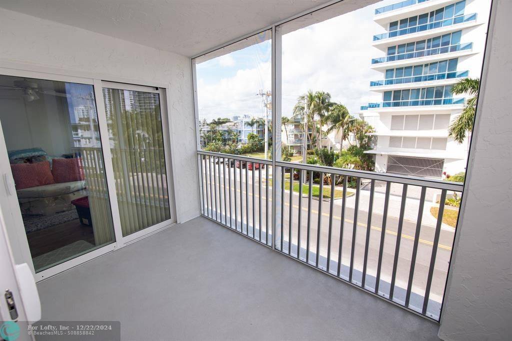 Fort Lauderdale, FL 33304,720 Bayshore Drive  #305