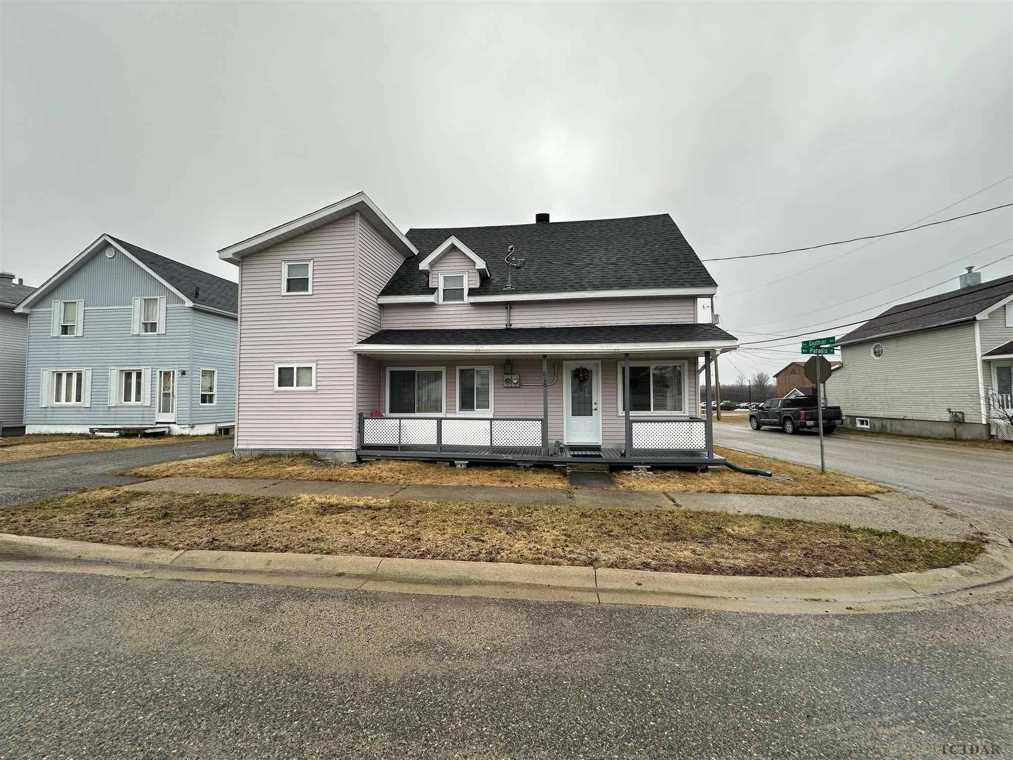 Iroquois Falls, ON P0K 1E0,625 Paradis ST