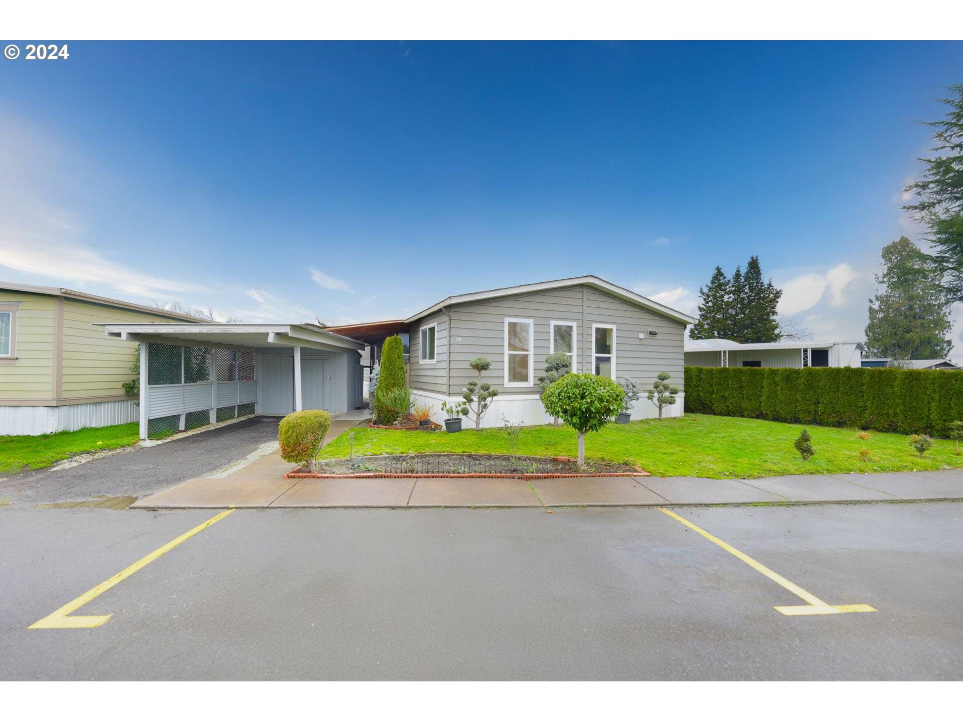 Woodburn, OR 97071,16688 HIGHWAY 99E #34