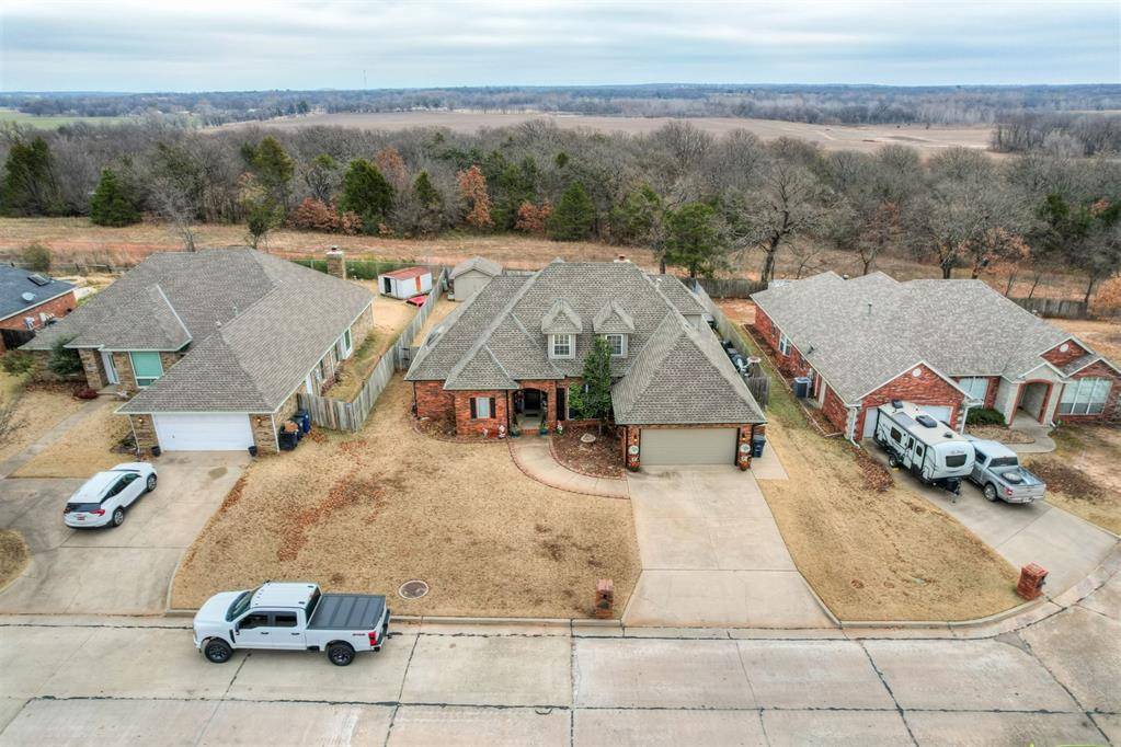 Shawnee, OK 74801,301 Club House Drive