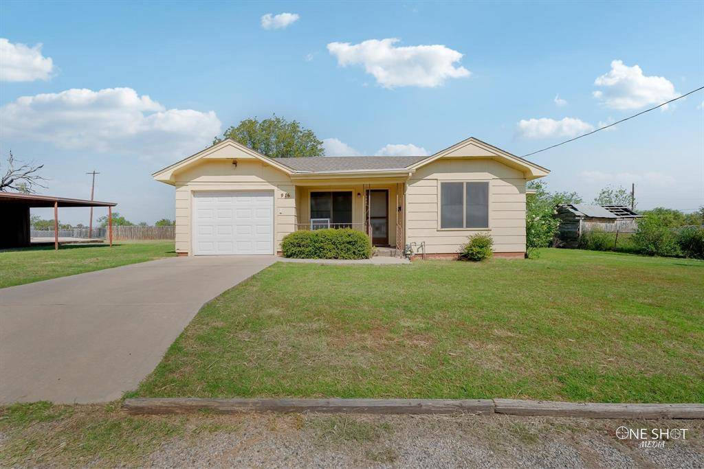 Coleman, TX 76834,916 Peach Street