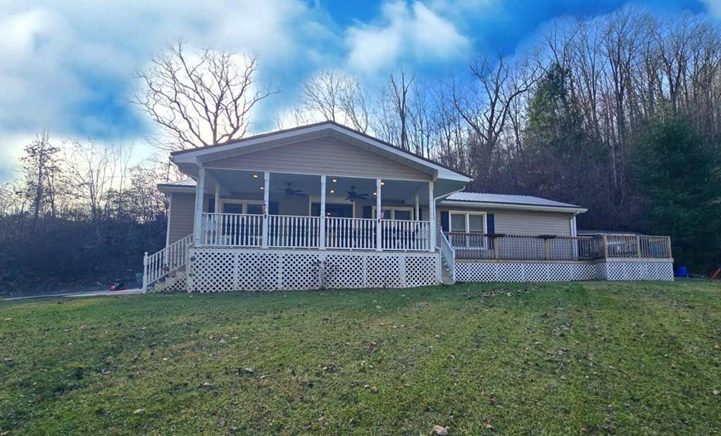 Cedar Bluff, VA 24609,707 Middle Creek Road