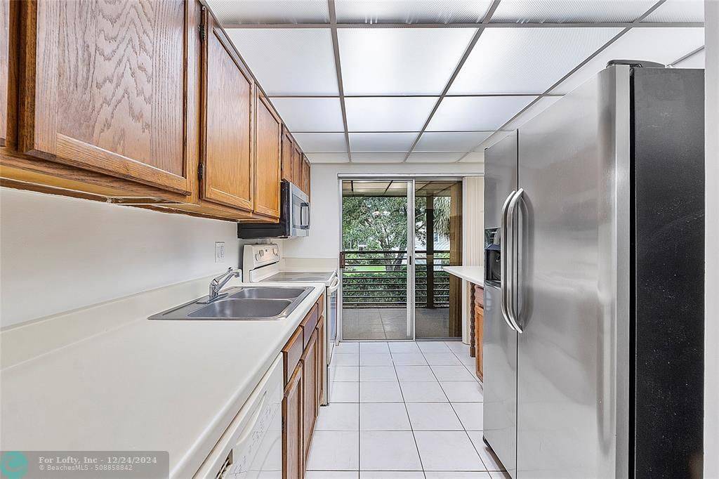 Coral Springs, FL 33065,2810 Riverside Dr #204B