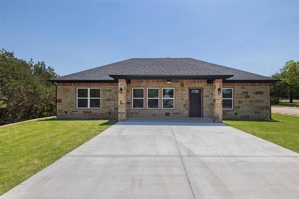 Granbury, TX 76048,801 Comanche Cove Drive