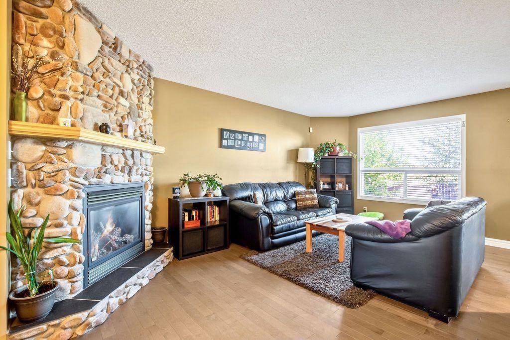 Okotoks, AB T1S 1Y3,145 Crystal Shores GRV