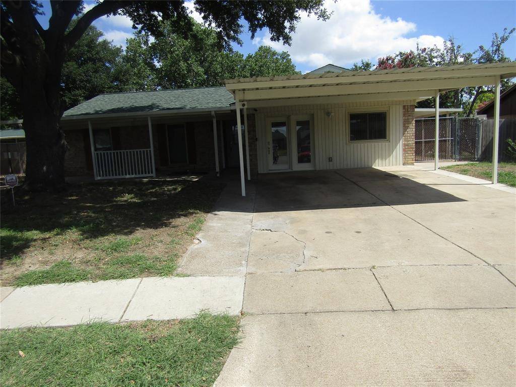 Saginaw, TX 76179,628 NORMANDY Lane