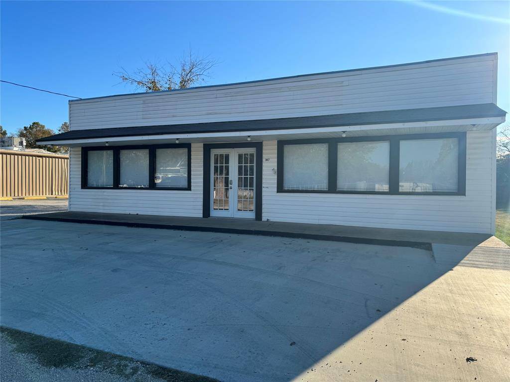 Alvord, TX 76225,311 W Franklin Street