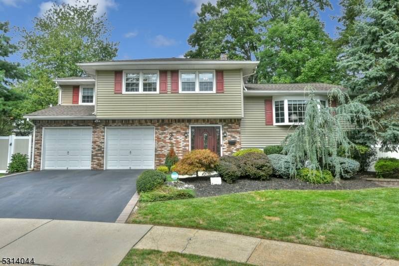 Emerson Boro, NJ 07630,2 Scott Ct