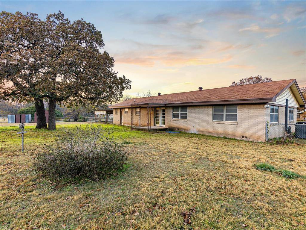 Chico, TX 76431,301 Mockingbird Lane