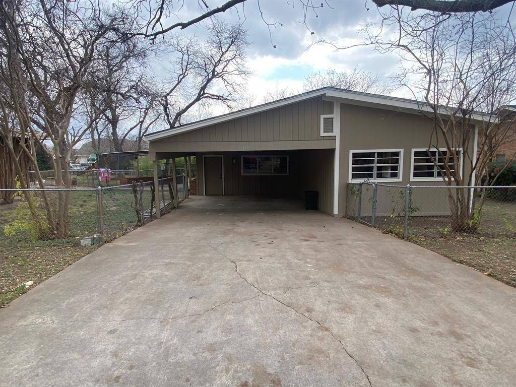 Comanche, TX 76442,400 W Highland Avenue