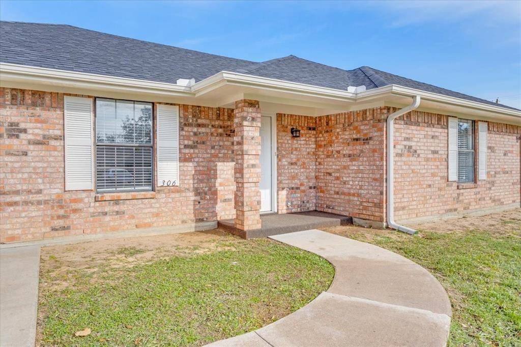 Leonard, TX 75452,306 E Hunt Street