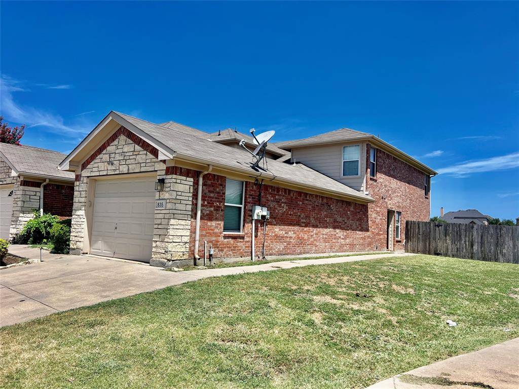 Burleson, TX 76028,835 Hickory Street