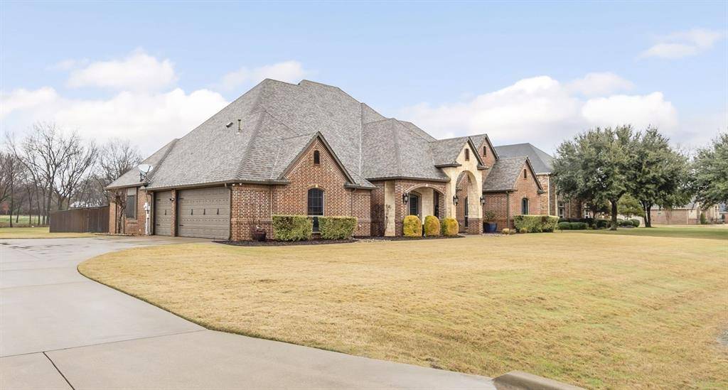 Oak Leaf, TX 75154,2036 Willow Bend Drive