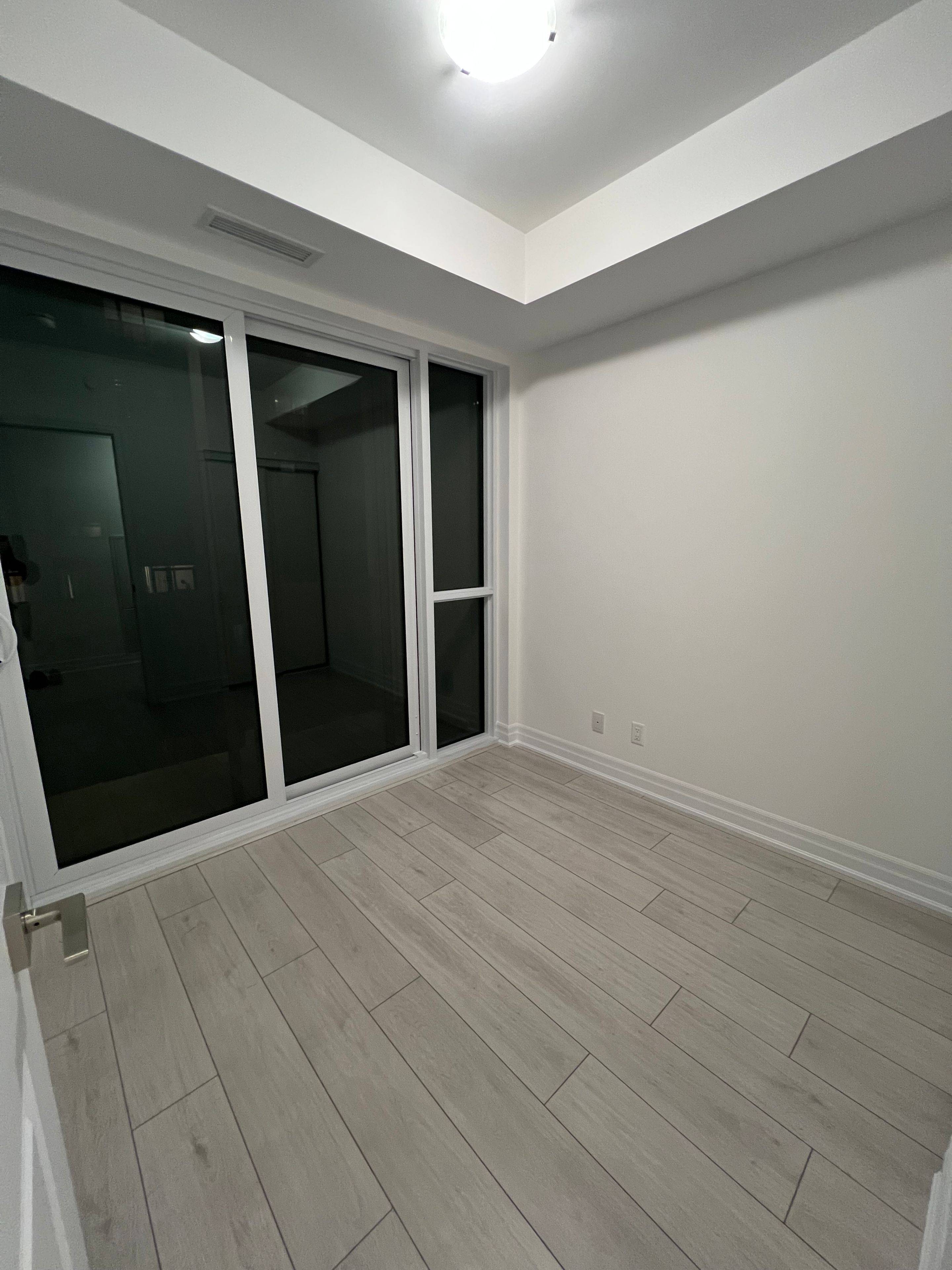 Mississauga, ON L5B 0N6,30 Elm DR #1108