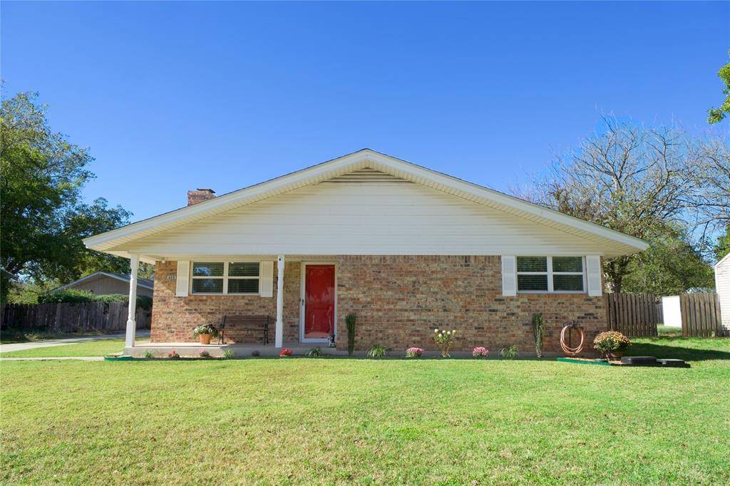 Muenster, TX 76252,409 N Hickory Street