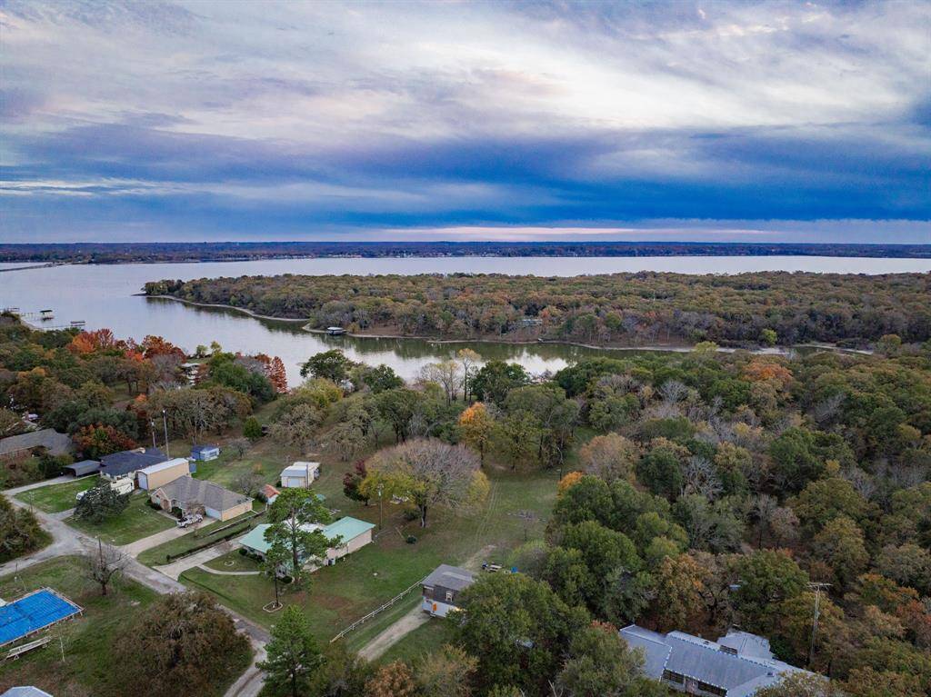 Quinlan, TX 75474,1875 Lake Highland W